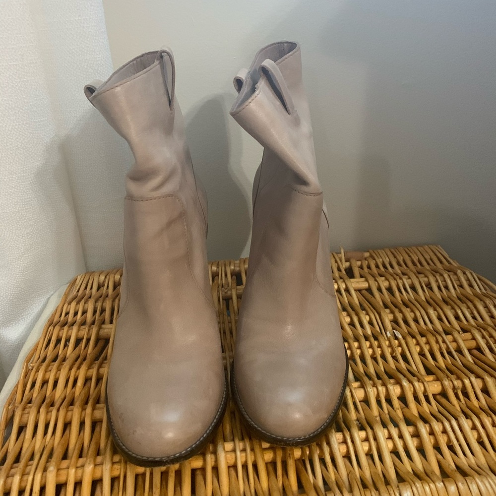 Slouch ankle boot